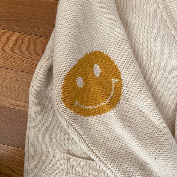 Graver of Anaheim Oversized Smiley Face Cardigan Sweater - Picture 7 of 9